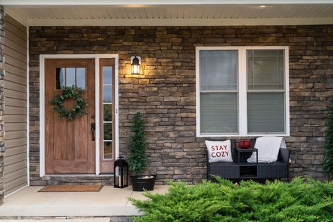 A home in WAYNESBORO