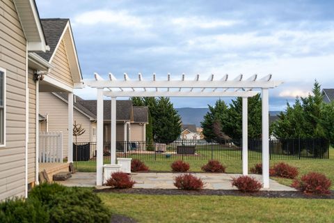 A home in WAYNESBORO