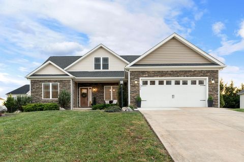 A home in WAYNESBORO