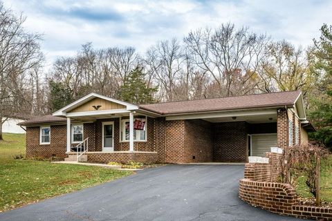 A home in ROCKINGHAM