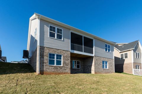 A home in WAYNESBORO