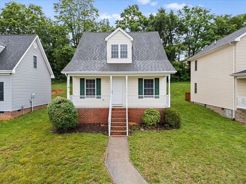 A home in STAUNTON