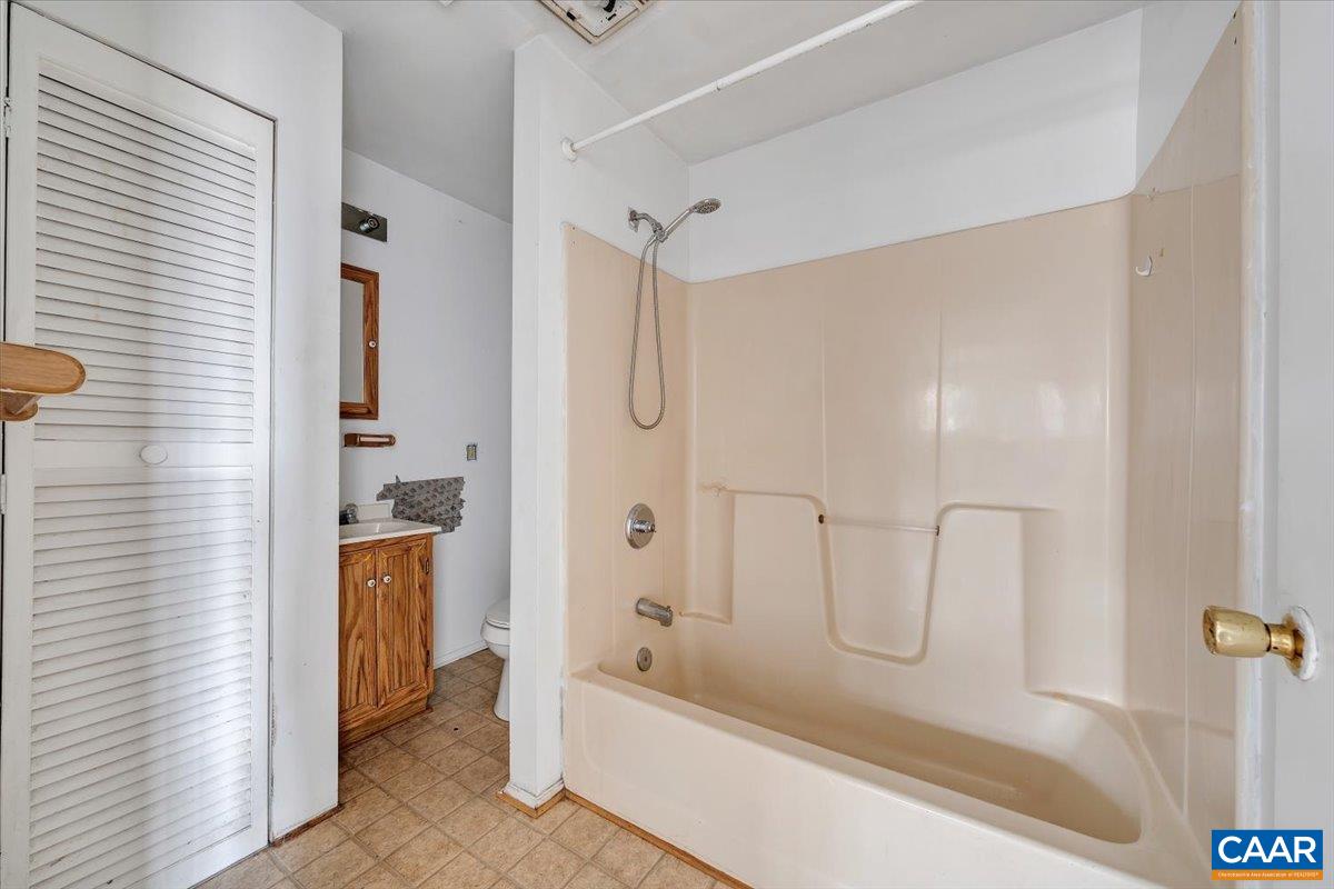 Esmont, Virginia 22937, United States, 4 Bedrooms Bedrooms, ,4 BathroomsBathrooms,Residential,Active,10452