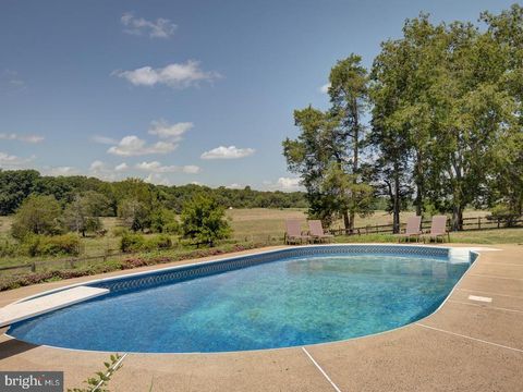 A home in CATLETT