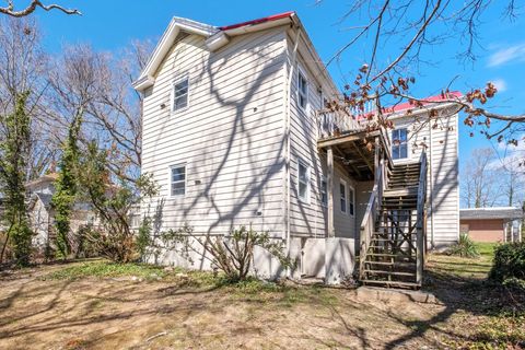 A home in FARMVILLE