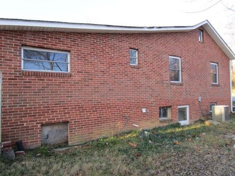 A home in STAUNTON