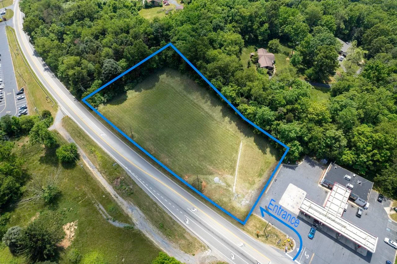 00 Lee Hwy, Weyers Cave, VA, 24486