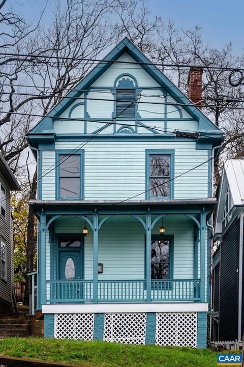 A home in STAUNTON