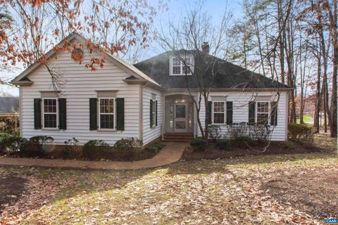 Photo of 1554 Heathrow Ln, Keswick, VA 22947 (MLS # 637065)