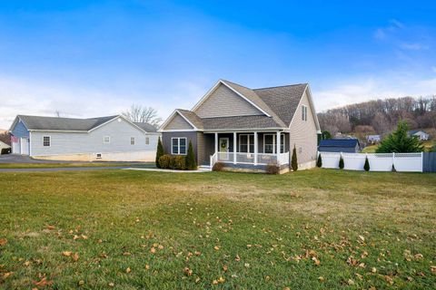 A home in STAUNTON