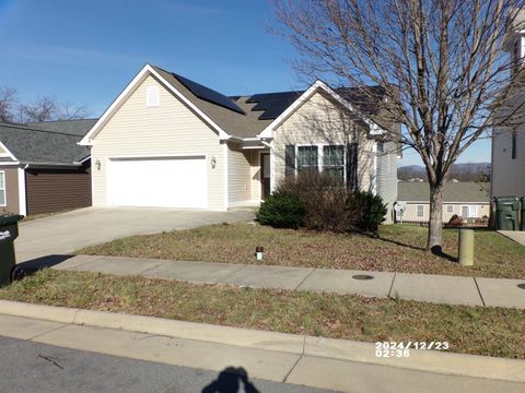 A home in WAYNESBORO