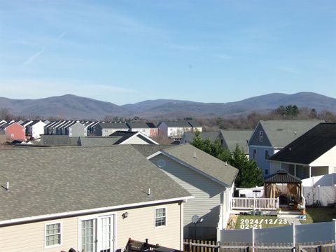 A home in WAYNESBORO