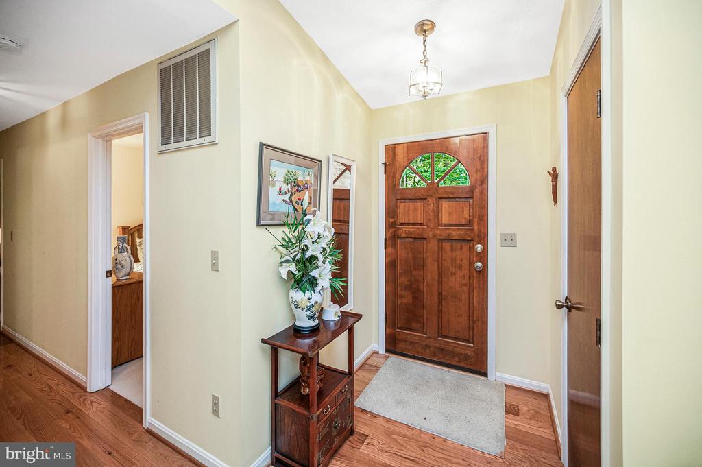 109 FAIRWAY DR
