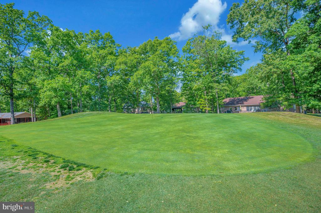 109 FAIRWAY DR