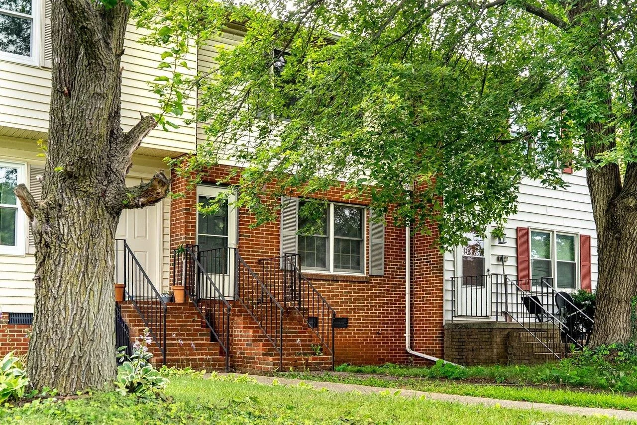 835 Vine St