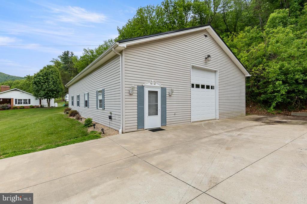 2586 PINE GROVE