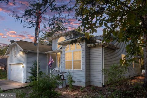 Photo of 203 Fairfax Ln, Locust Grove, VA 22508 (MLS # VAOR2012510)