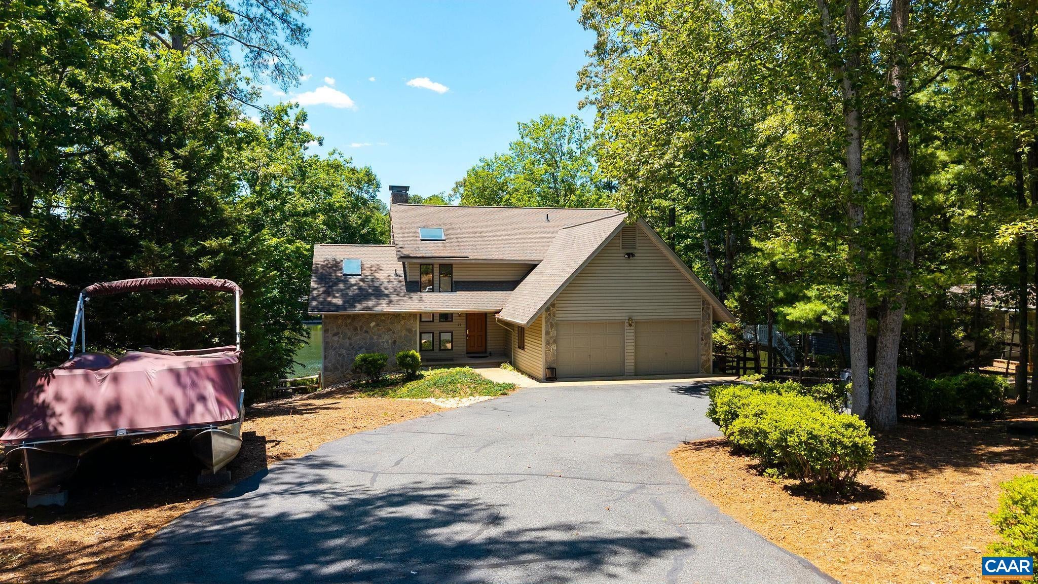 27 ASHLAWN BLVD