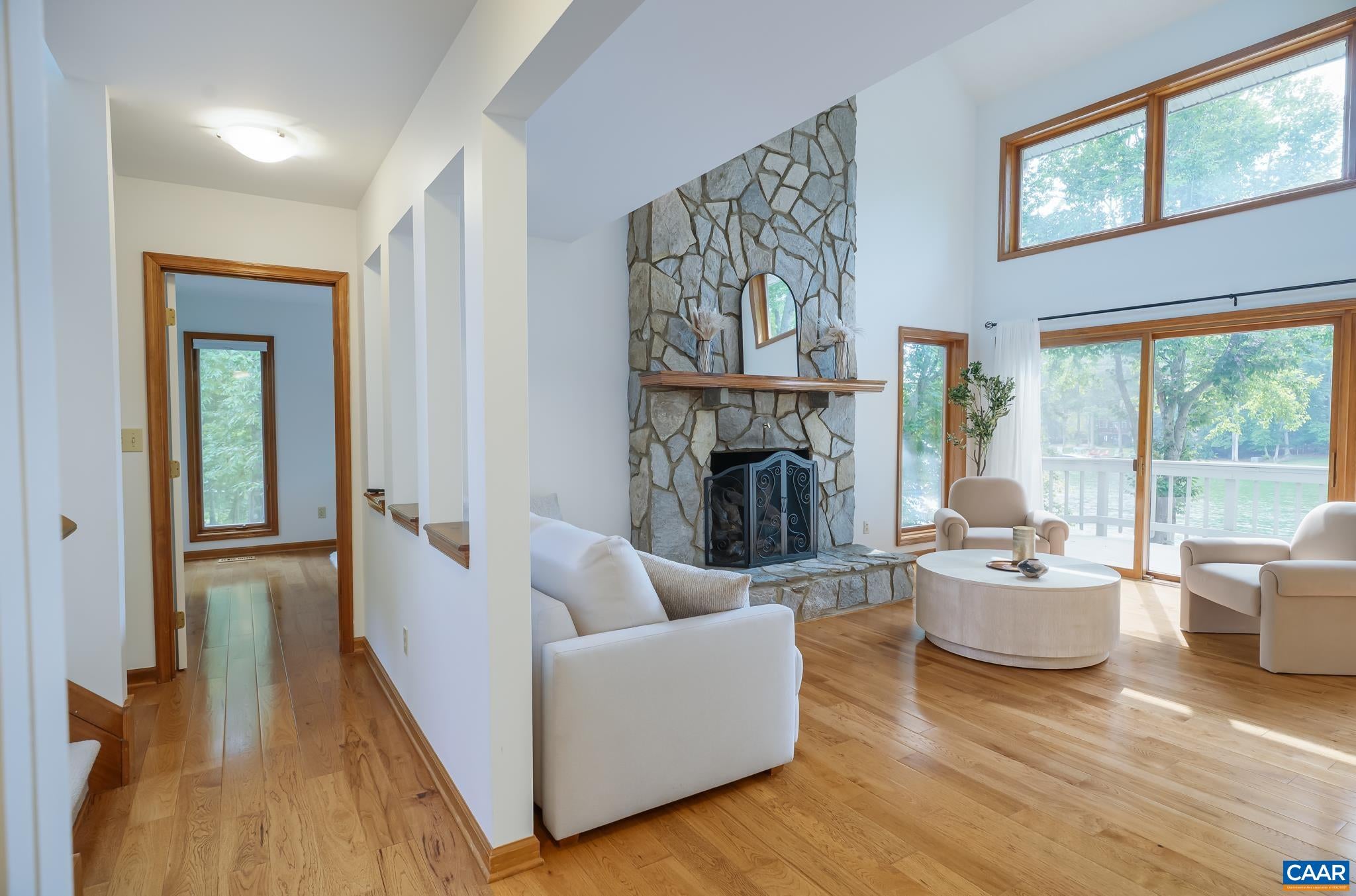 27 ASHLAWN BLVD