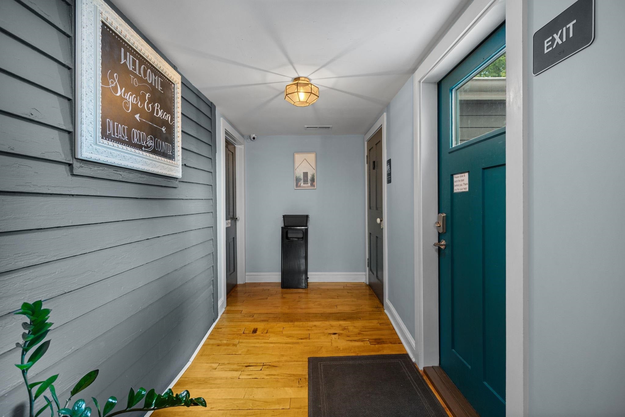 318 MAIN ST N