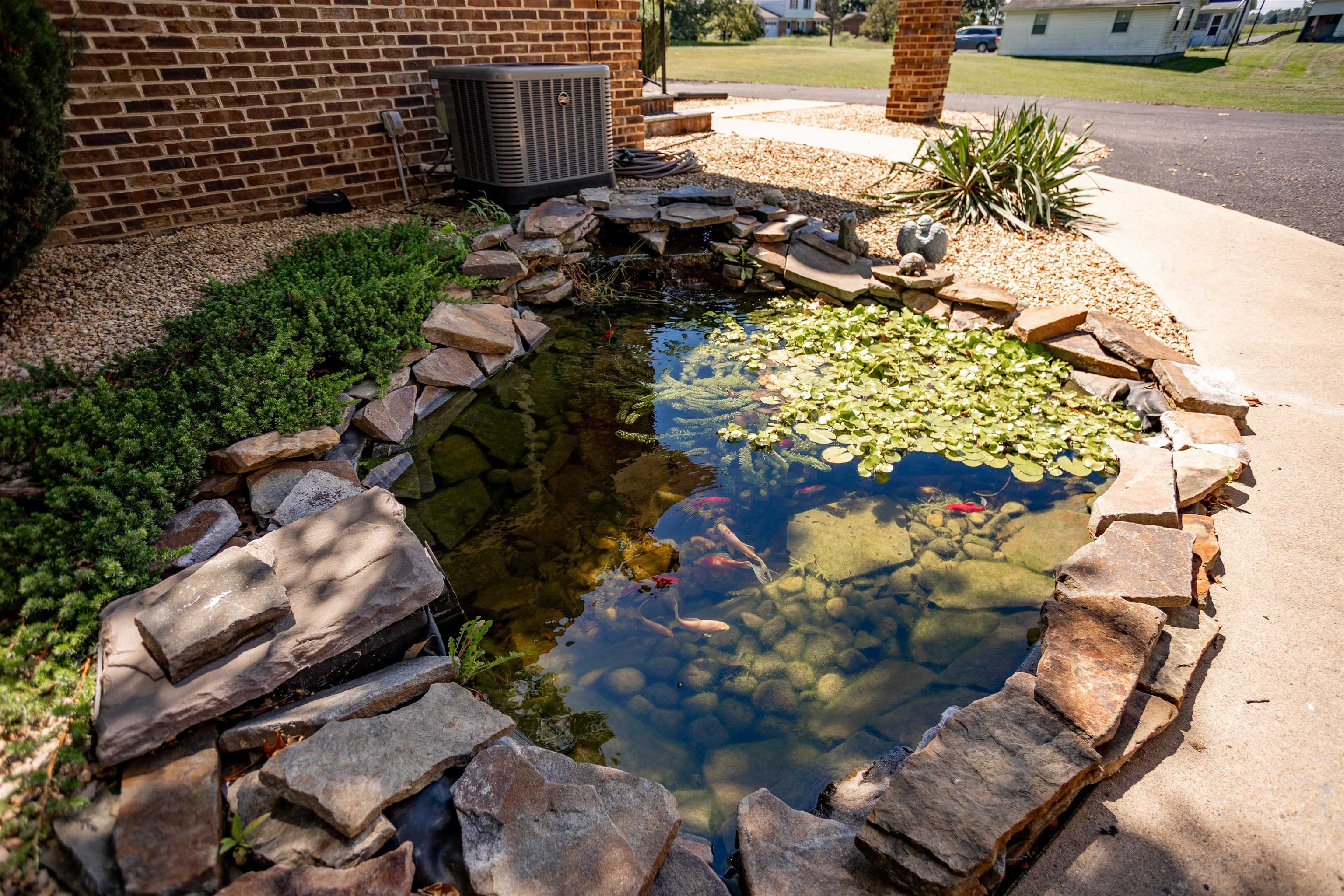 4828 LAWYER RD