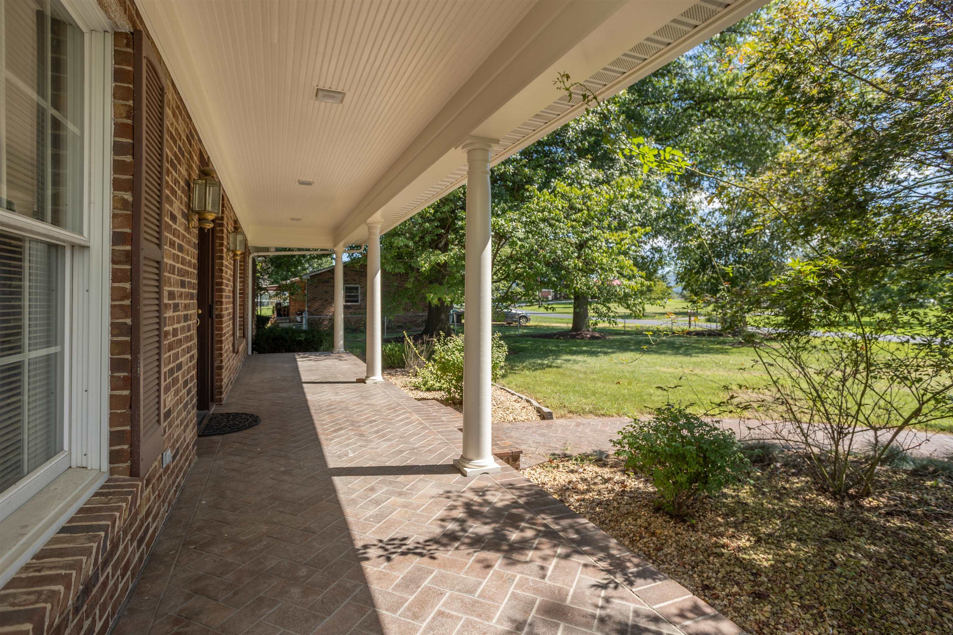 4828 LAWYER RD