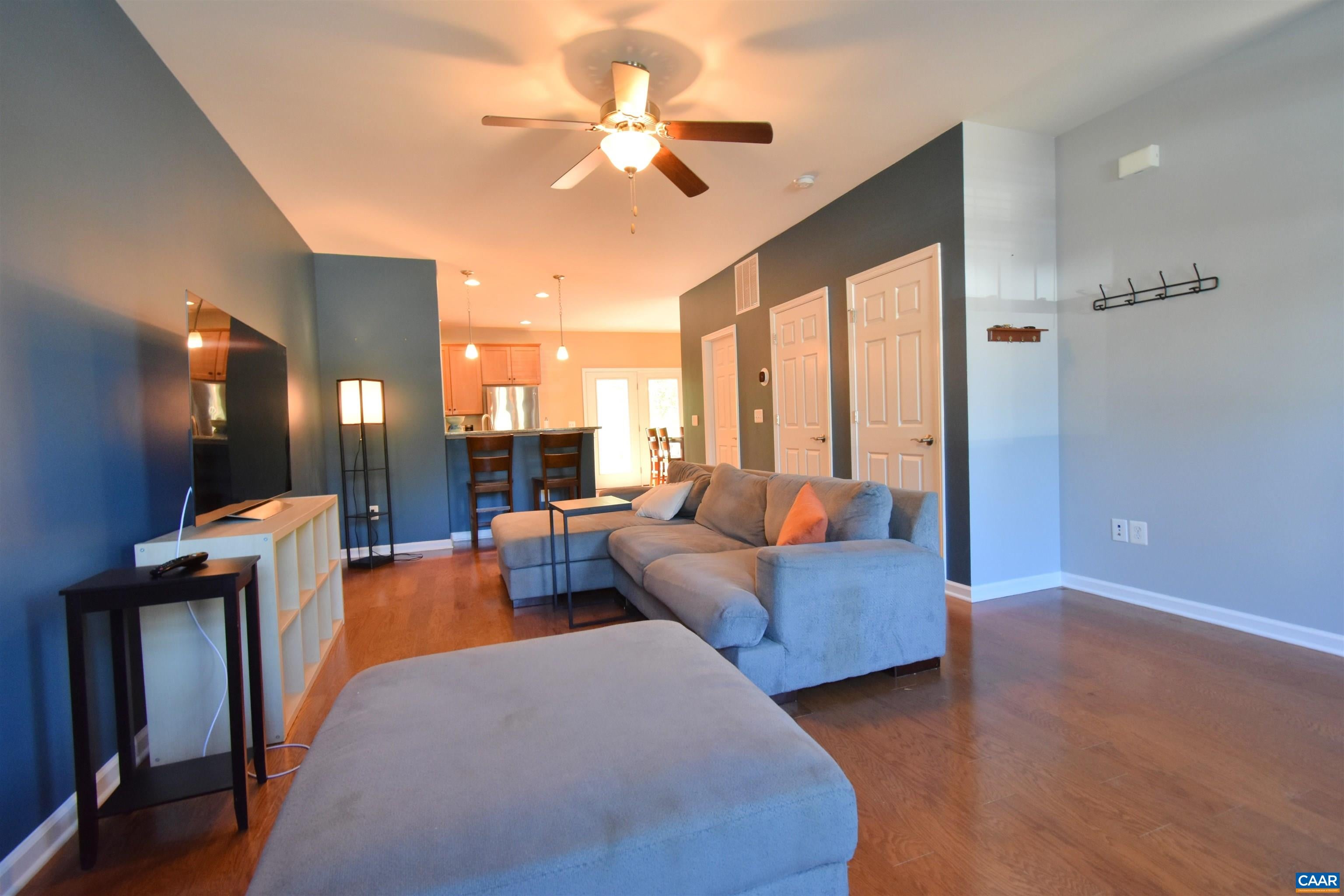 152 LONGWOOD DR