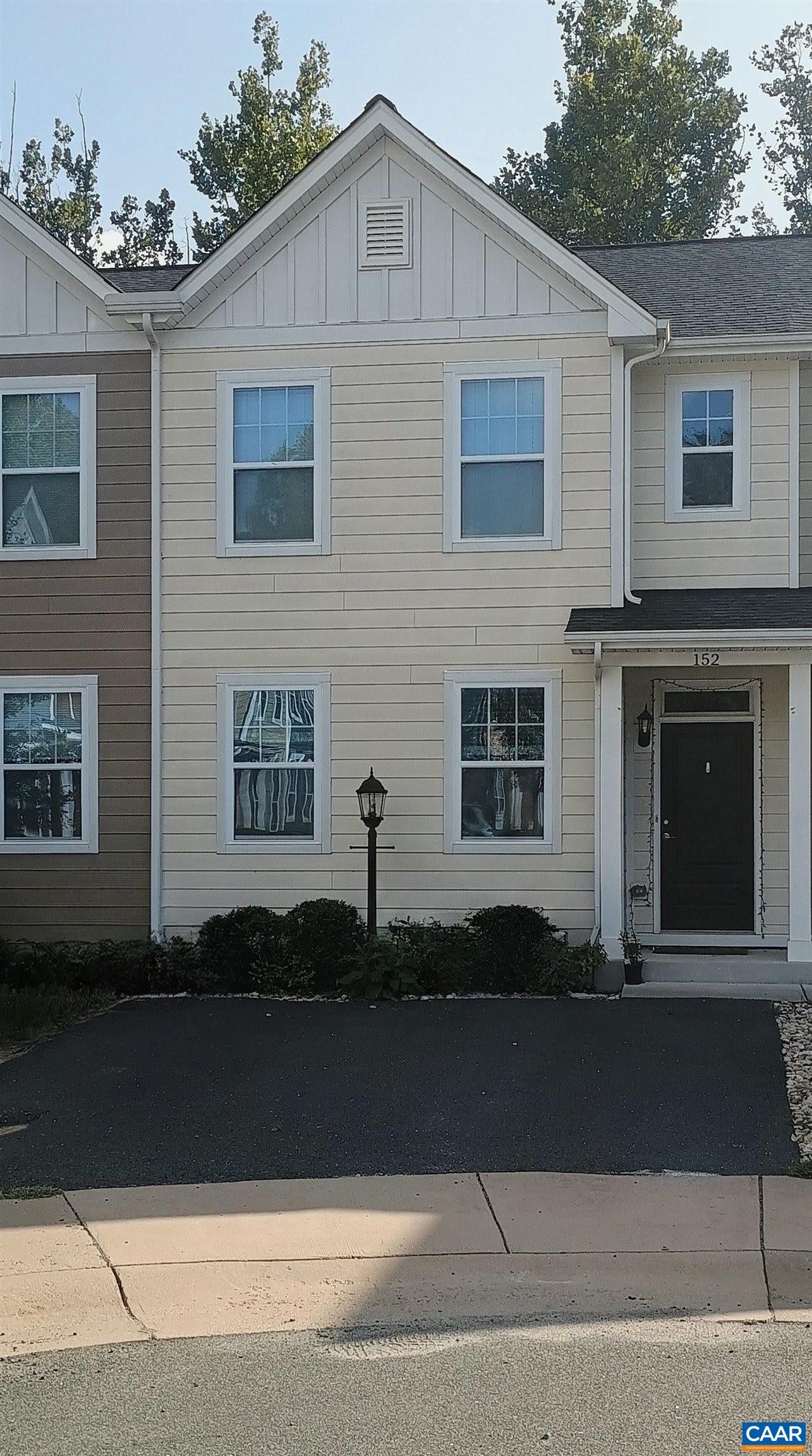 152 LONGWOOD DR