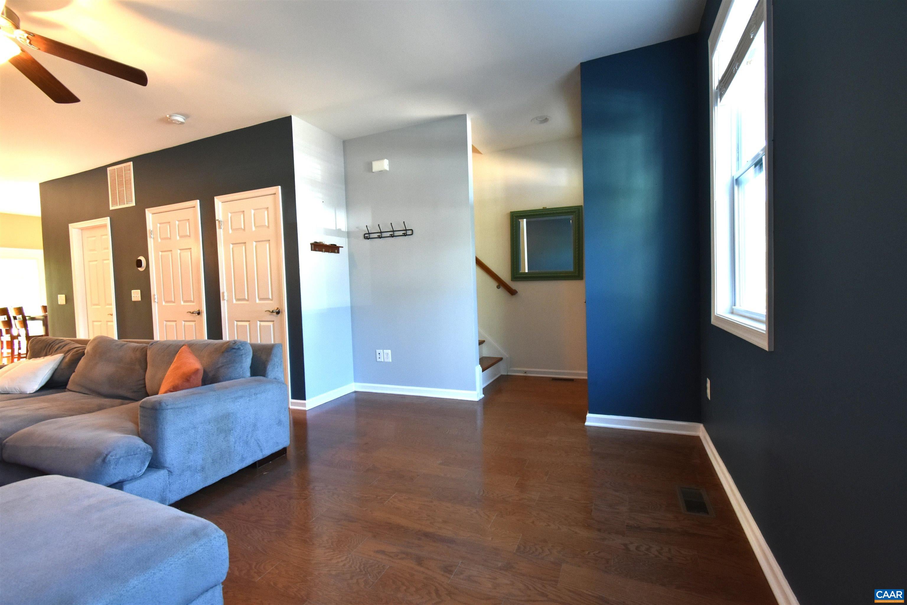 152 LONGWOOD DR