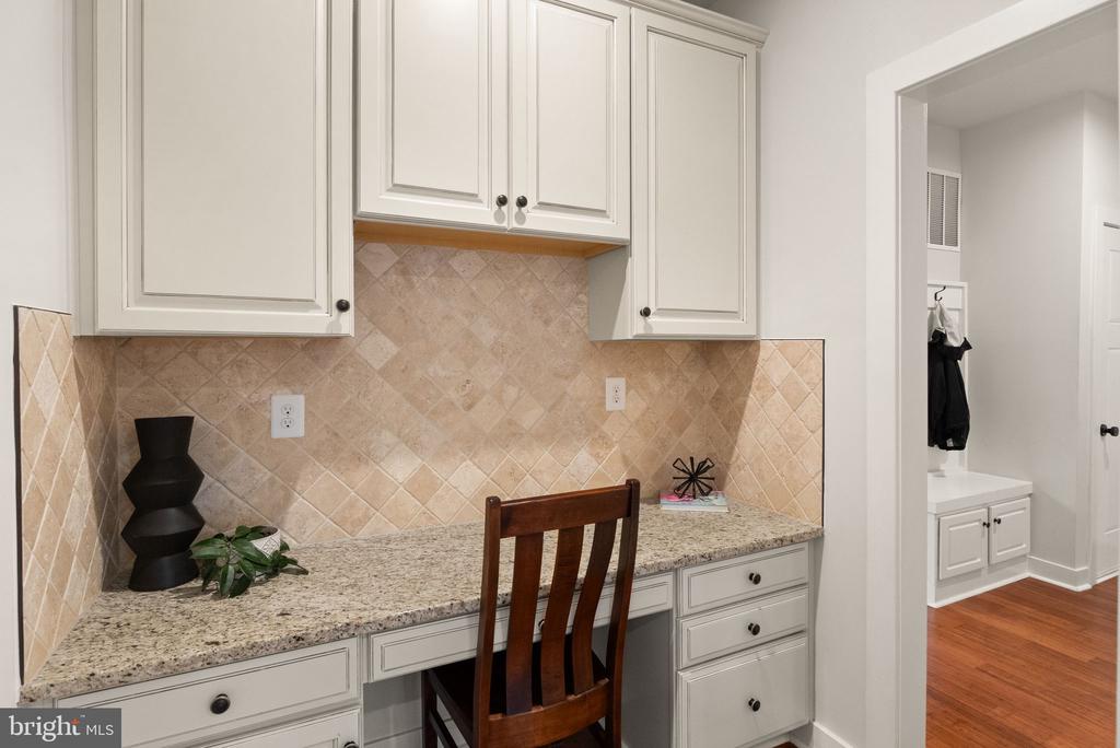 Warrenton, Virginia, United States, 7 Bedrooms Bedrooms, ,5 BathroomsBathrooms,Residential,Active,213406