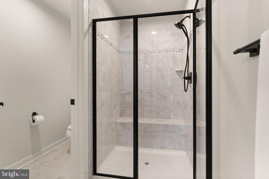 Warrenton, Virginia, United States, 7 Bedrooms Bedrooms, ,5 BathroomsBathrooms,Residential,Active,213406