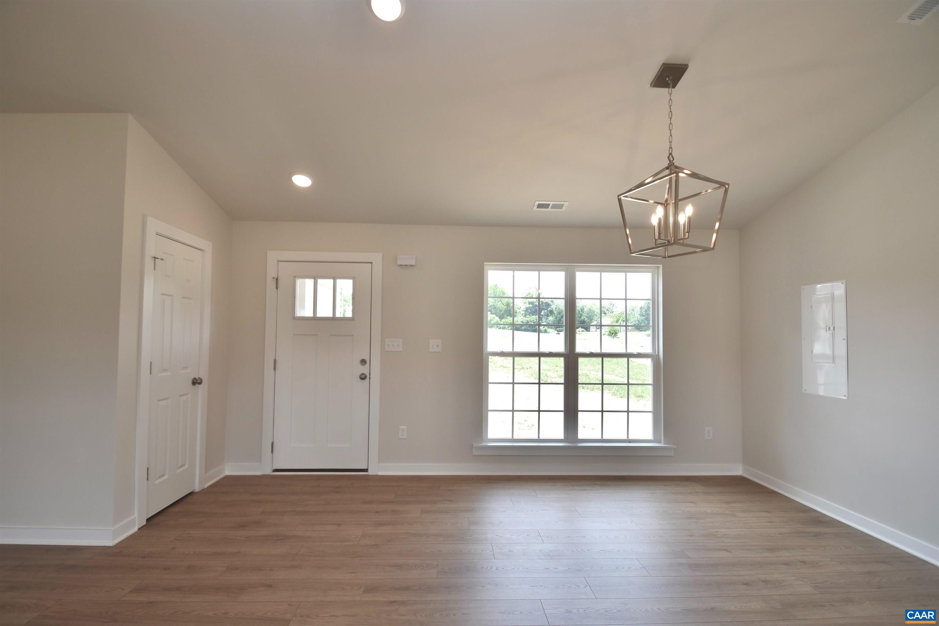 520 DIXIE HOLW