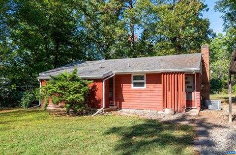 Photo of 2302 Summit Rd, Charlottesville, VA 22901 (MLS # 669979)
