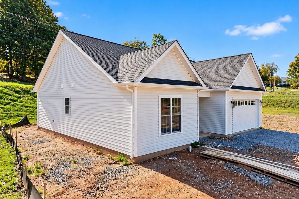 108 BROOK GLEN LN