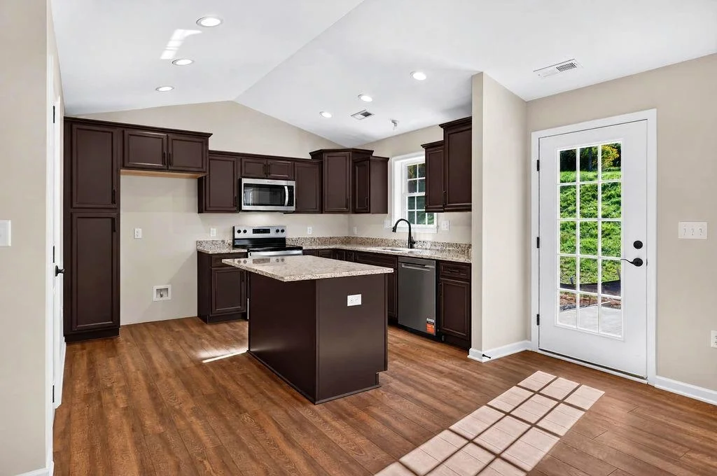 108 Brook Glen Ln