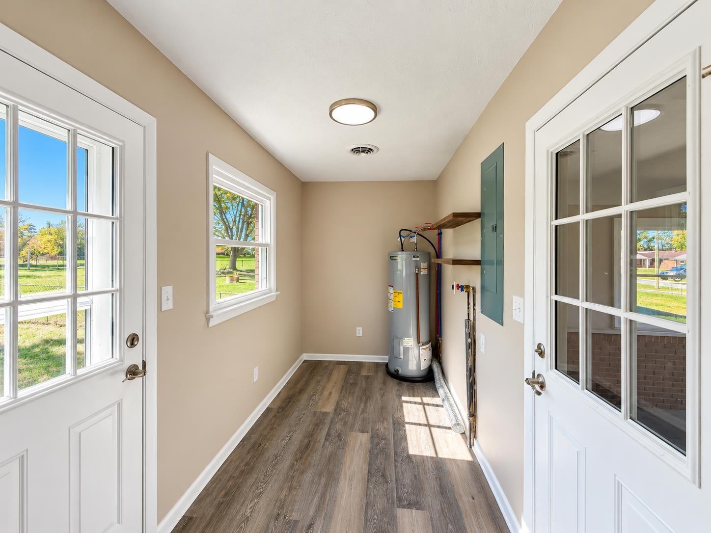 82 HILLSIDE DR