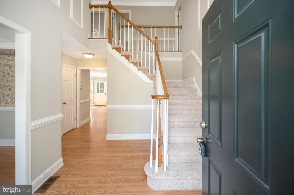 Fredericksburg, Virginia 22408, United States, 5 Bedrooms Bedrooms, ,4 BathroomsBathrooms,Residential,Pending,200599