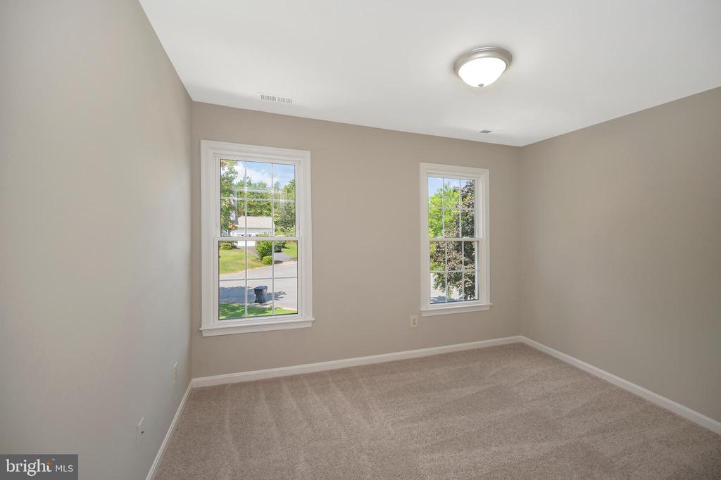 Fredericksburg, Virginia 22408, United States, 5 Bedrooms Bedrooms, ,4 BathroomsBathrooms,Residential,Pending,200599