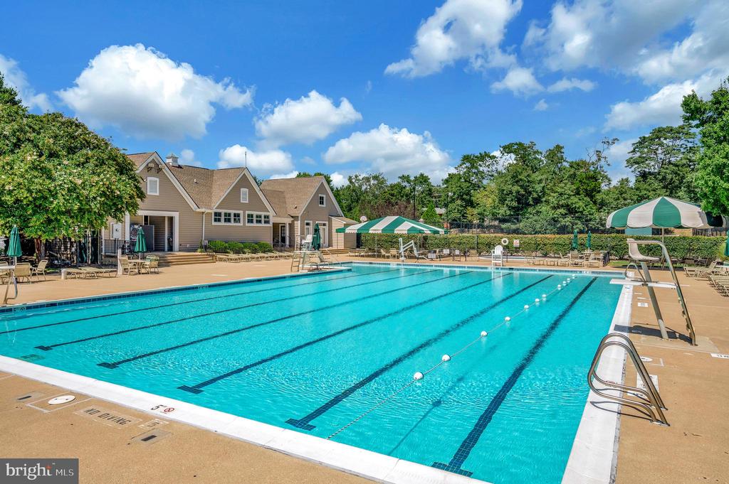 Fredericksburg, Virginia 22408, United States, 5 Bedrooms Bedrooms, ,4 BathroomsBathrooms,Residential,Pending,200599