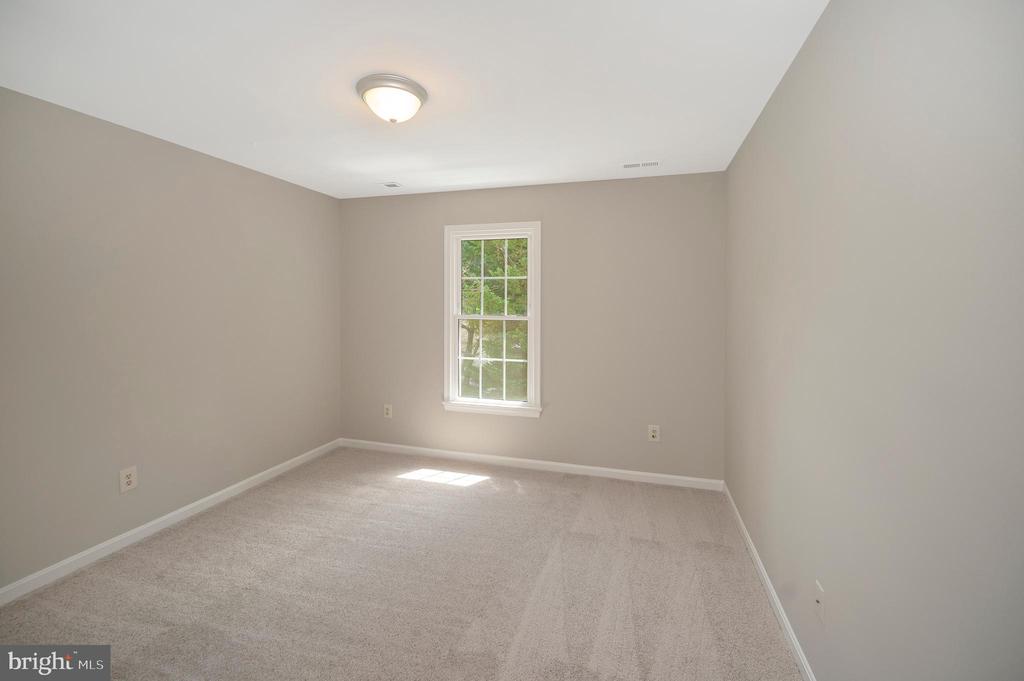 Fredericksburg, Virginia 22408, United States, 5 Bedrooms Bedrooms, ,4 BathroomsBathrooms,Residential,Pending,200599