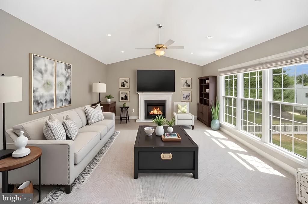 Fredericksburg, Virginia 22408, United States, 5 Bedrooms Bedrooms, ,4 BathroomsBathrooms,Residential,Pending,200599