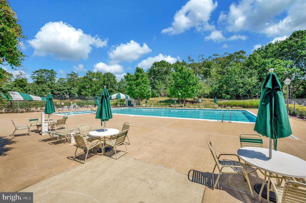 Fredericksburg, Virginia 22408, United States, 5 Bedrooms Bedrooms, ,4 BathroomsBathrooms,Residential,Pending,200599