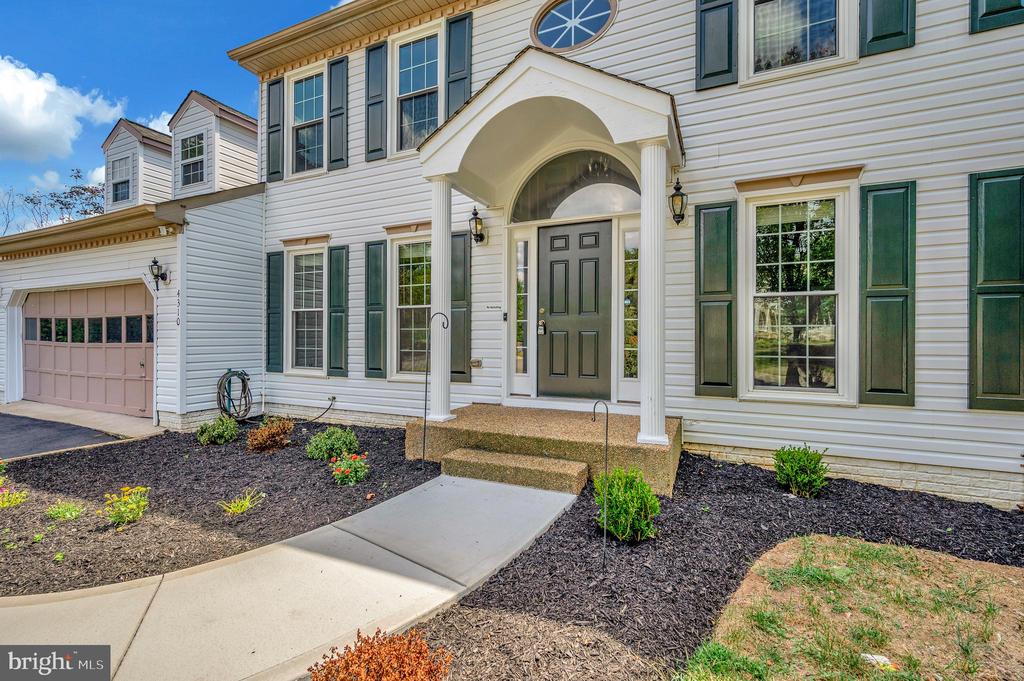 Fredericksburg, Virginia 22408, United States, 5 Bedrooms Bedrooms, ,4 BathroomsBathrooms,Residential,Pending,200599