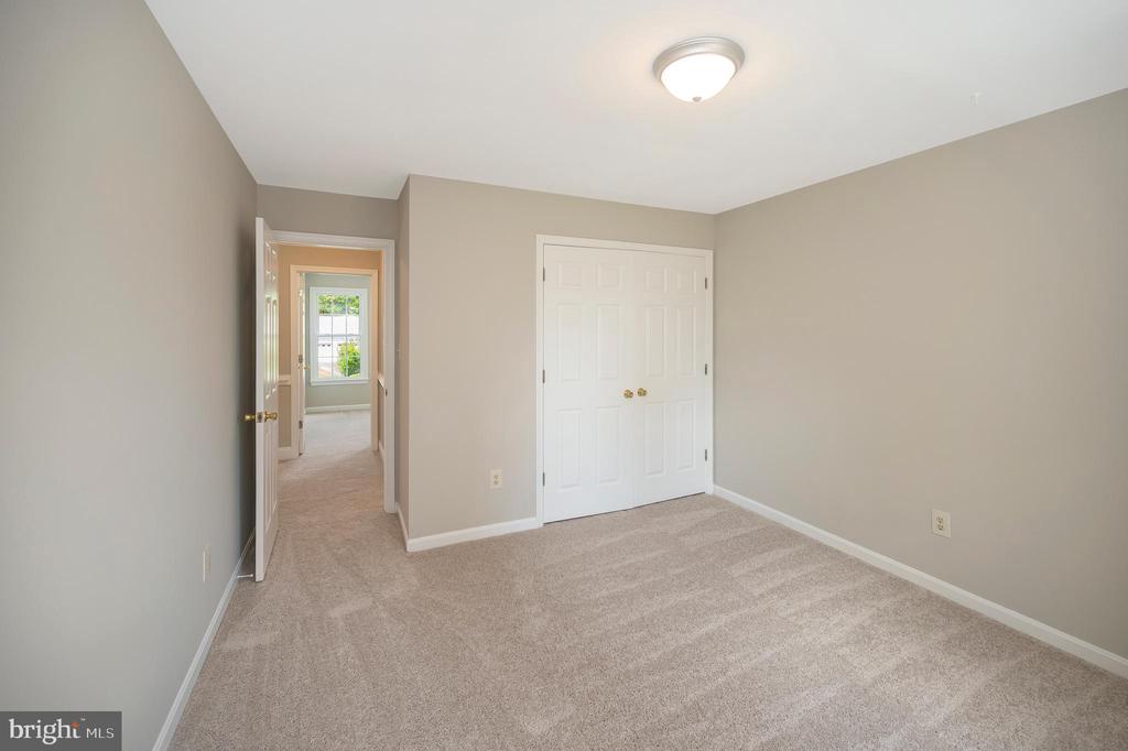 Fredericksburg, Virginia 22408, United States, 5 Bedrooms Bedrooms, ,4 BathroomsBathrooms,Residential,Pending,200599