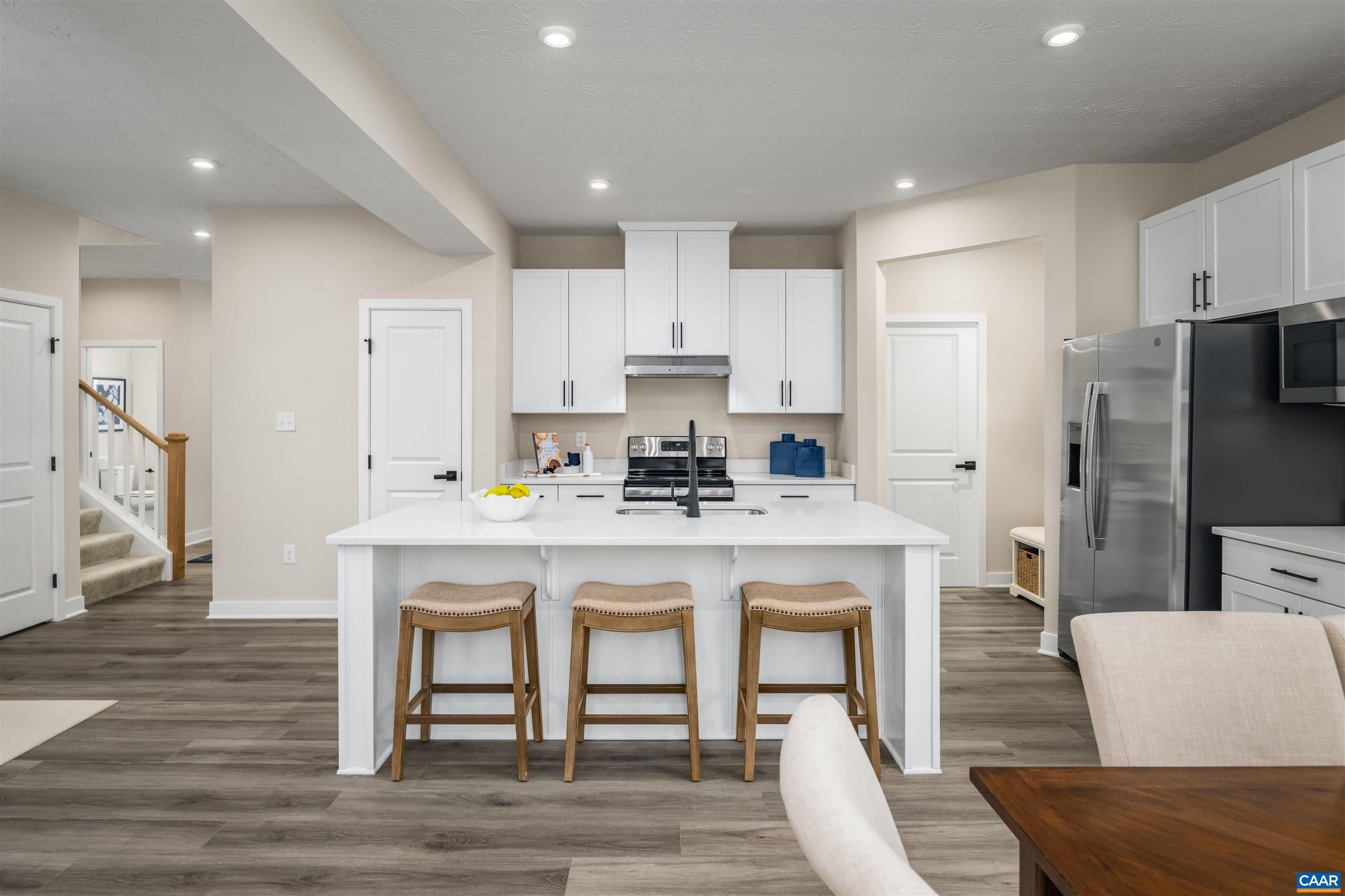 13 BUTTERFIELD LN