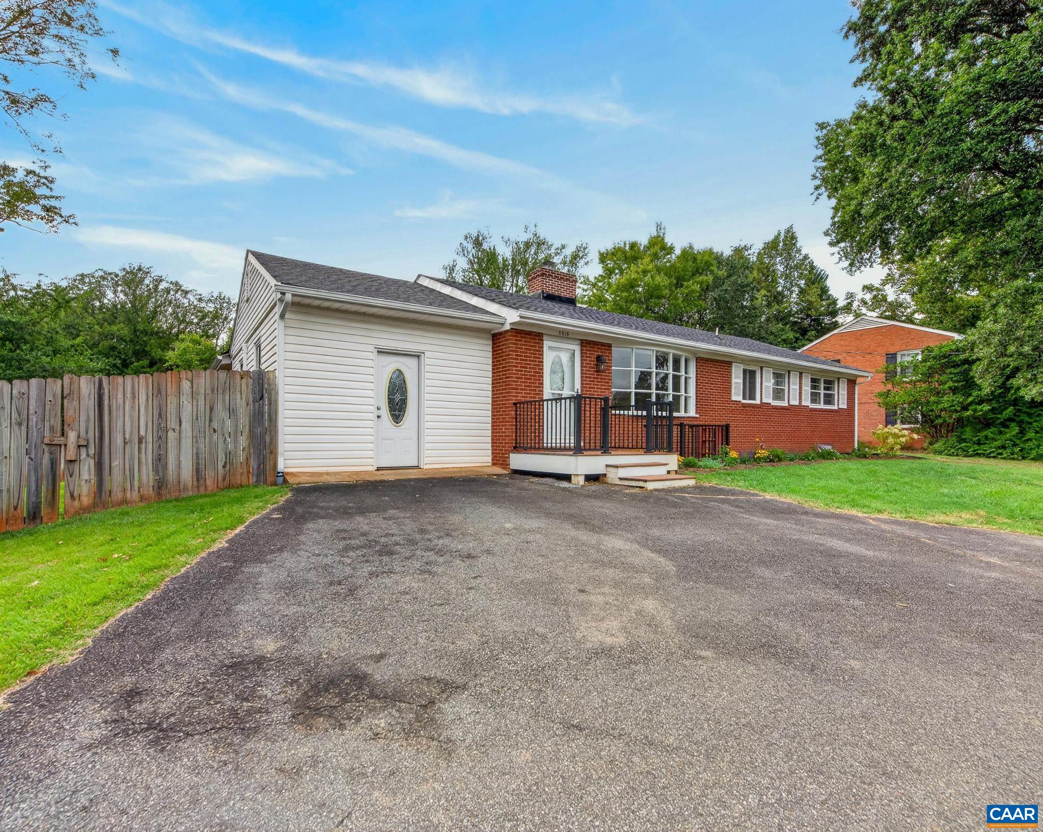 2219 GREENBRIER DR