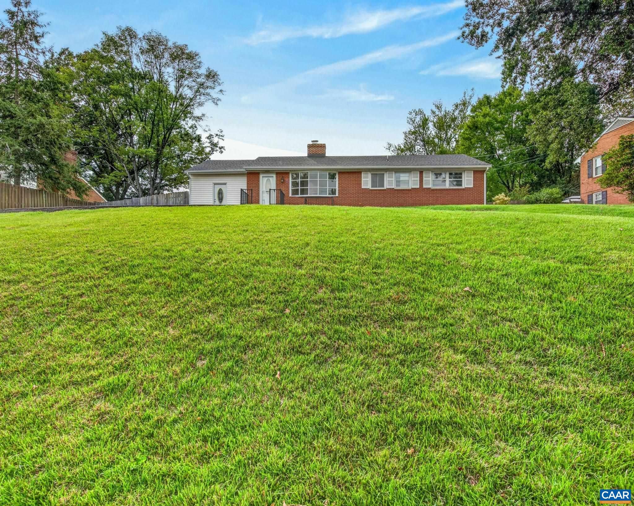 2219 GREENBRIER DR