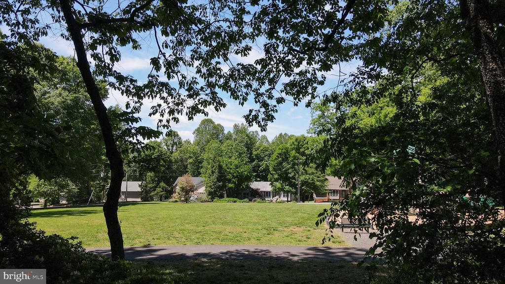 216 SPOTSWOOD RD