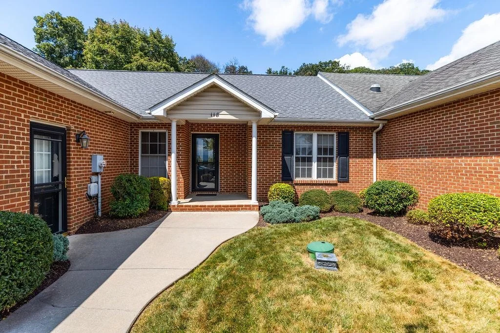 118 Red Oak Dr