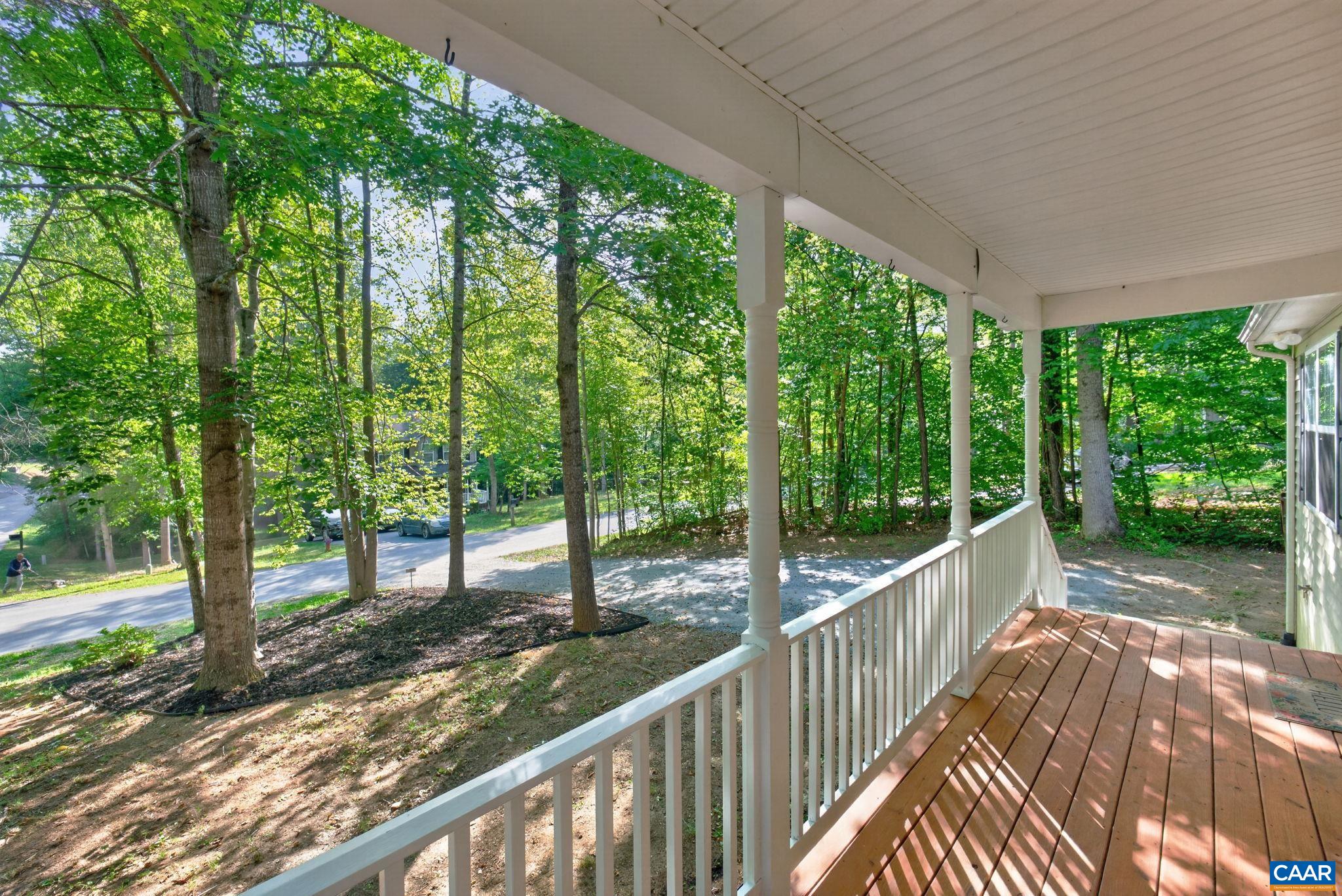 8 JENNINGS DR